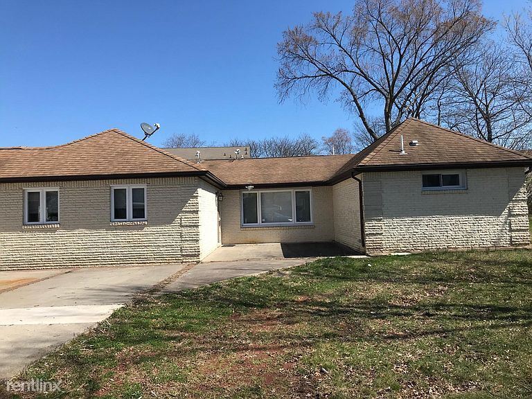 Primary Photo - 4 br, 3 bath House - 33 Clark Ave