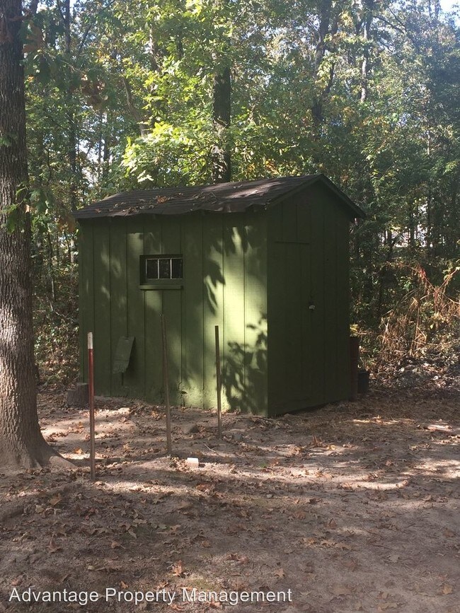 Building Photo - 2 br, 1 bath House - 46 Della Carter