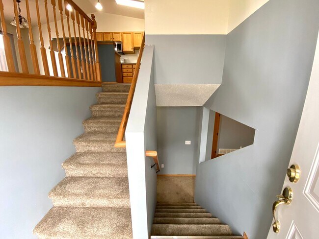 Foto del edificio - 3 Bedroom Townhome in Osgood!!