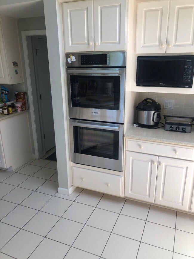 Foto del edificio - 1548 Glenlake Cir