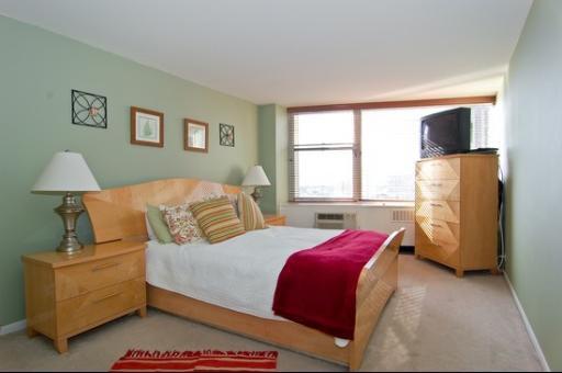 Foto del edificio - 555 W Cornelia Ave
