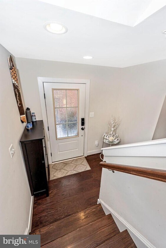 Foto principal - 22850 Cabin Branch Ave