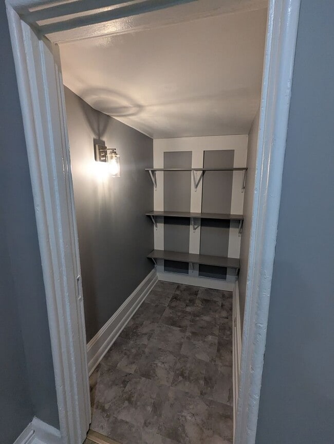 Building Photo - 9 Cataract St