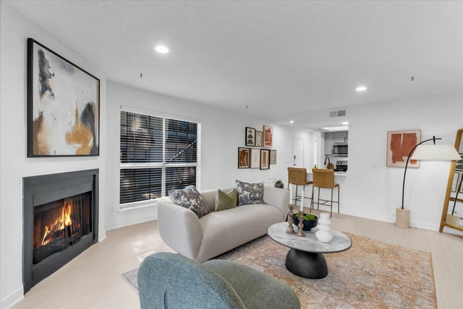 Building Photo - The Monte