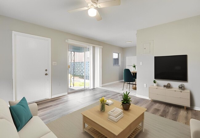 Building Photo - 1335 West Point Dr - Unit A