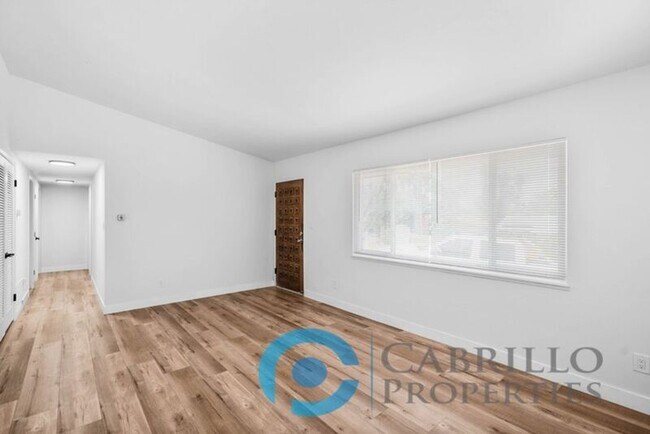 Foto del edificio - 3182 Central Ave