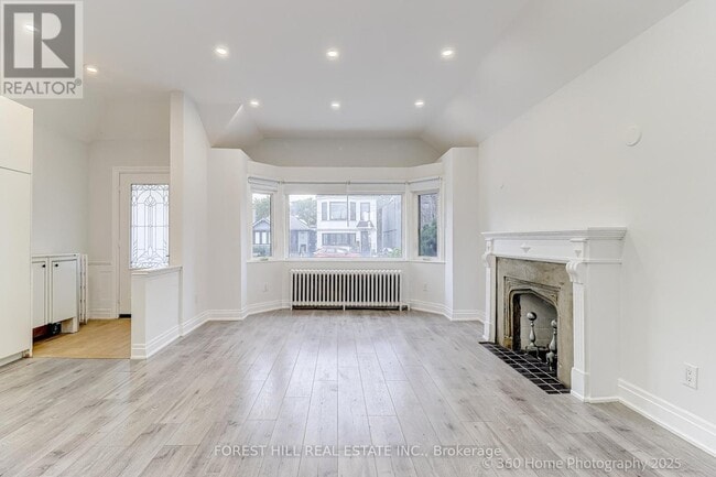 Building Photo - 194 Roe Ave