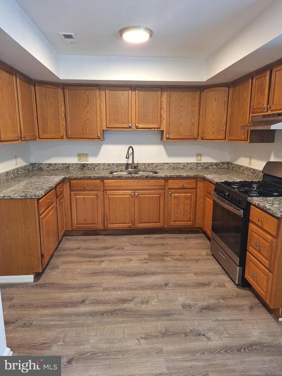 Building Photo - 205 Stevens Ct