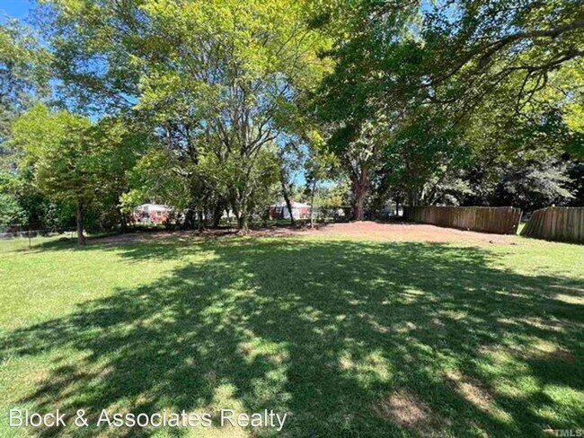 Building Photo - 3 br, 1 bath House - 709 Carlisle St