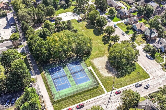 Foto del edificio - 6040 N College Ave