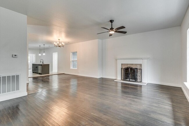 Foto del edificio - Beautiful home in Southwest Cleburne