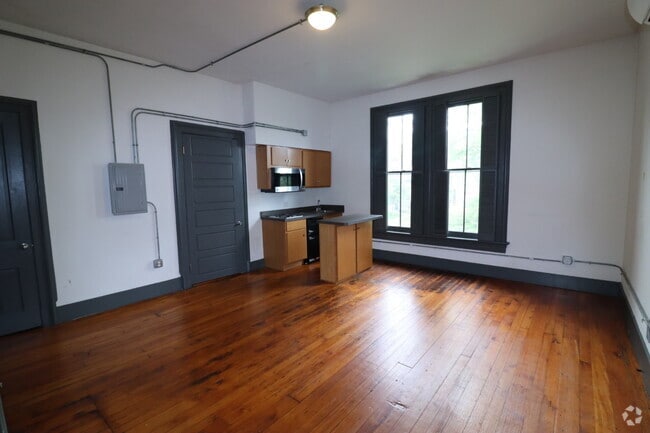 Building Photo - 2632 Eden Ave