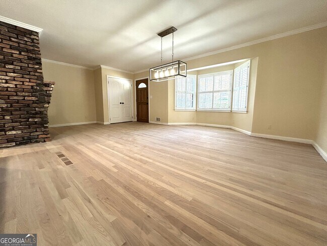 Building Photo - 1267 Arborvista Dr NE