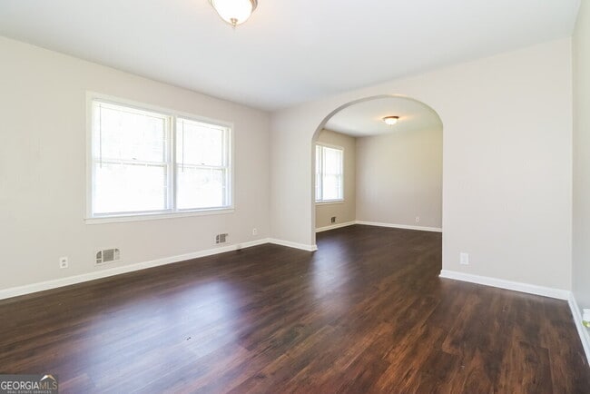 Building Photo - 5509 Joeclay Dr