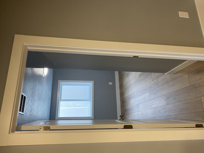 Foto del edificio - 7401 Foothill Dr