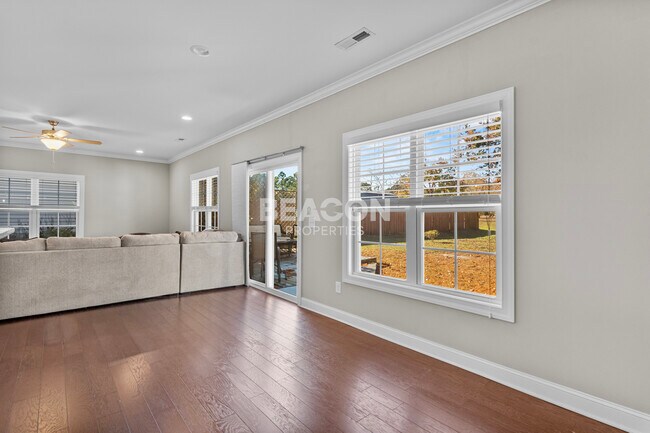 Foto del edificio - 7817 Olde Pond Rd