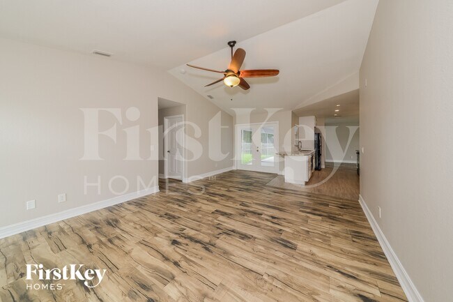 Building Photo - 6177 Hollywood Ave