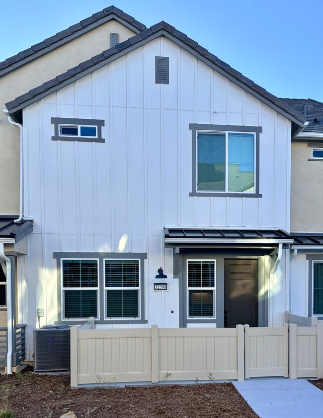 Building Photo - 32398 Brunello Way