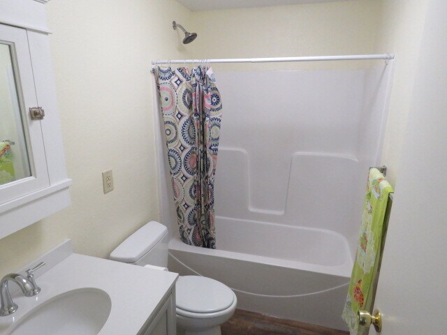 Bath - 1907 N College St