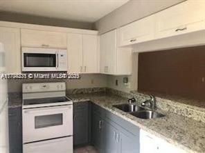 Foto principal - 3445 Oak Dr