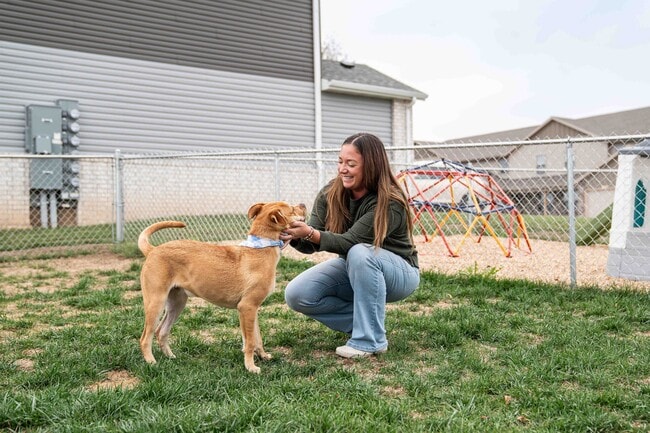 Foto del edificio - Oakwood Heights Townhomes