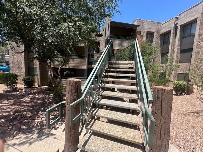 Building Photo - 2 Bed 2 Bath Condo in Old Town Scottsdale