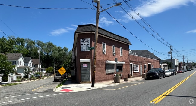 Building Photo - 79 Whitehead Ave