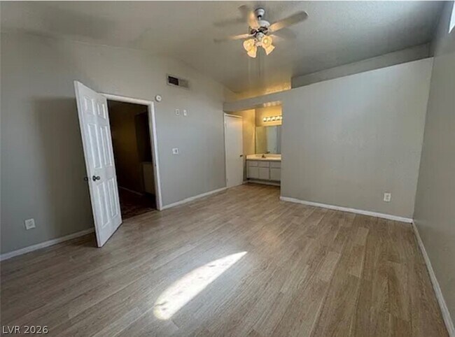 Foto del edificio - 7030 Orange Grove Ln