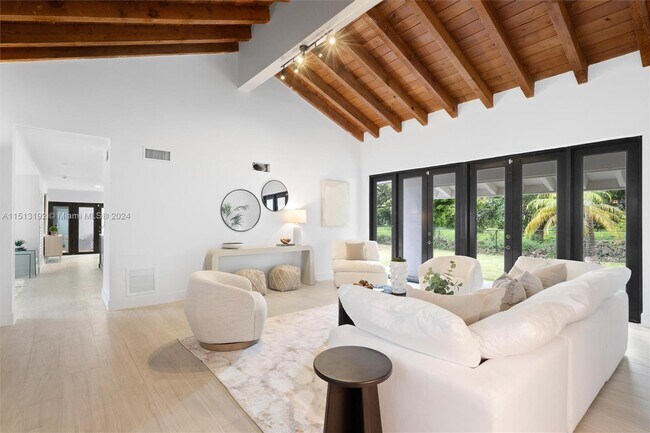 Foto del edificio - 6900 SW 136th St