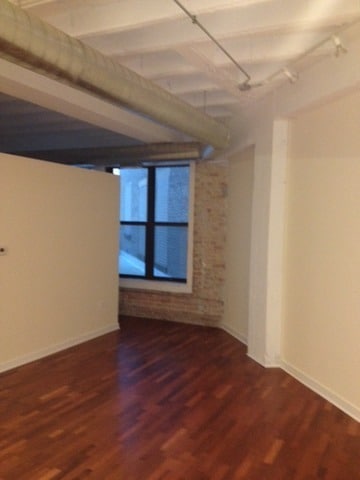 Building Photo - 4015 N Milwaukee Ave