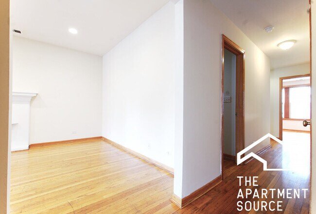Foto del edificio - 2722 N Kimball Ave