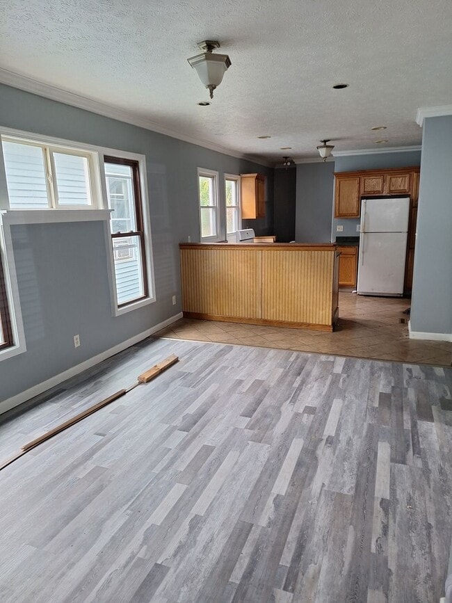Building Photo - 440 E 23rd Street