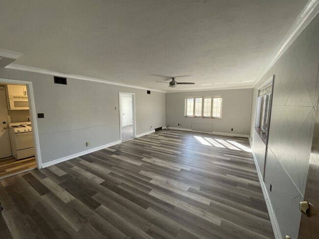 Building Photo - 301 Bigham St