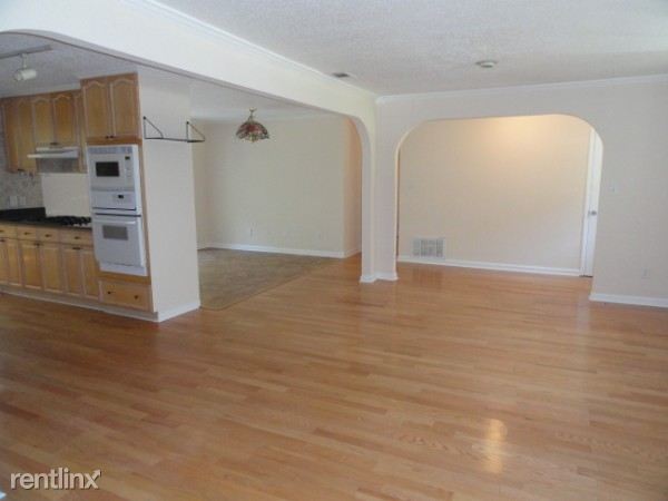 Building Photo - 3 Bay Pines Dr