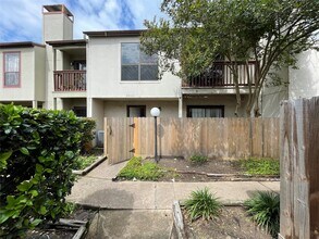 Building Photo - 3909 Tanglewilde St