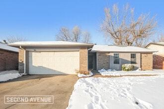 Building Photo - 2621 SW 103rd St