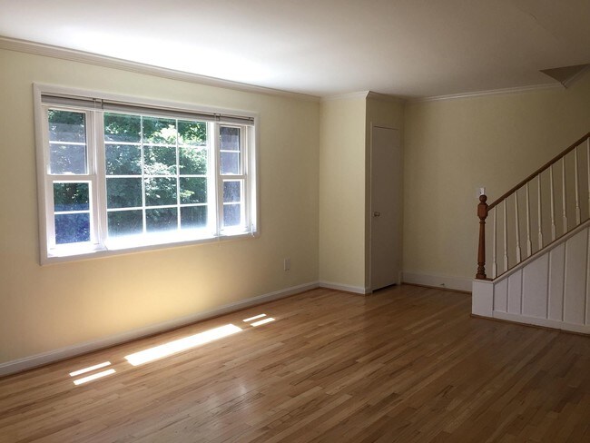 Foto del edificio - 5324 Pooks Hill Rd