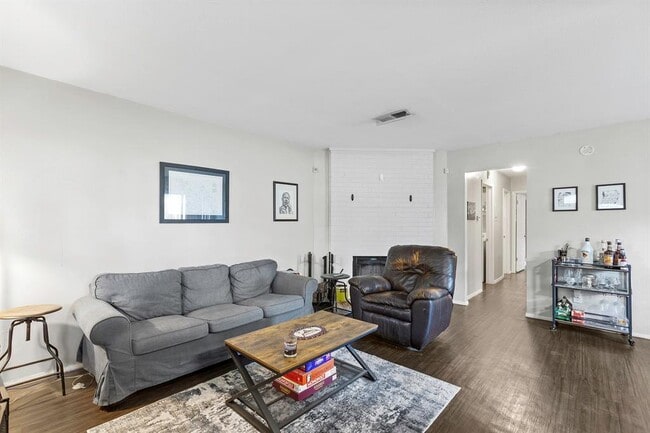 Building Photo - 2003 Conestoga Trail