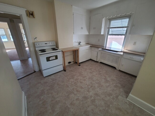 Photo - 443 Main St Apartment