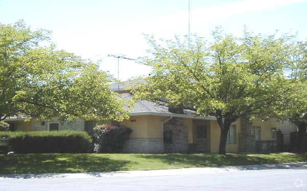 Building Photo - 5755 Blachly Way