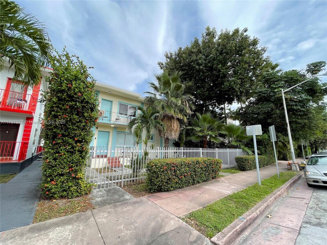 Primary Photo - 1135 Euclid Ave