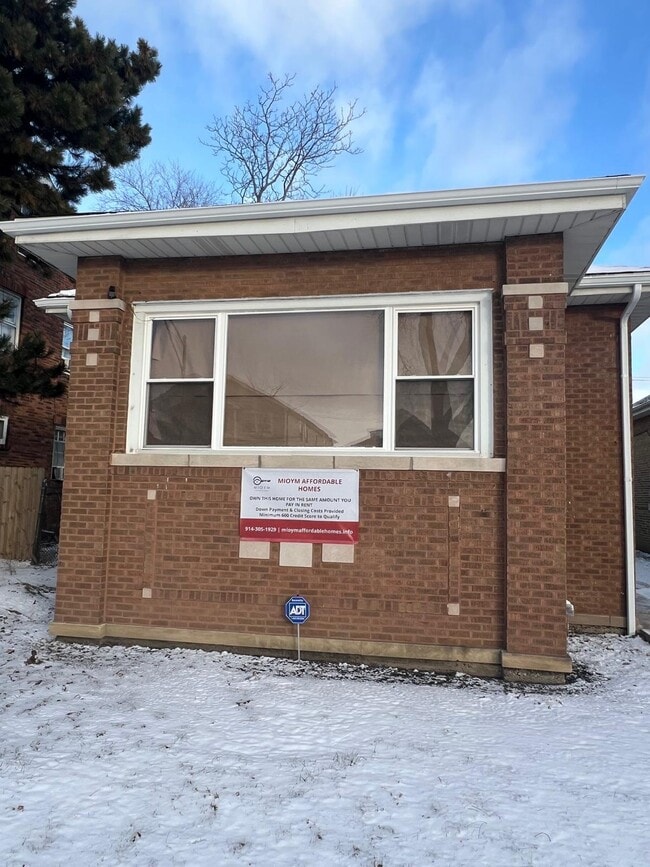 Building Photo - 9325 S Loomis St