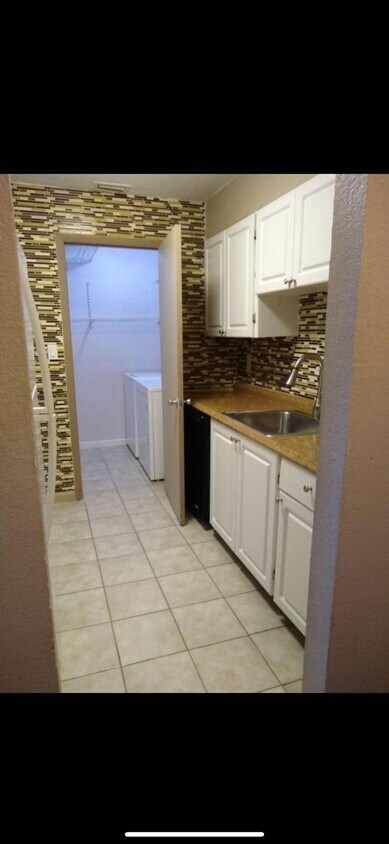 Primary Photo - 13405 Arbor Pointe Cir
