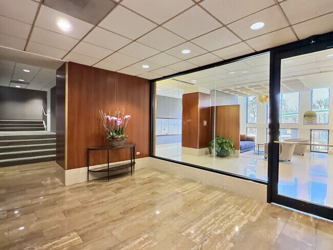 Foto del edificio - 1660 N La Salle Dr