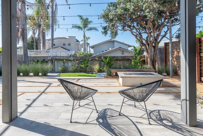 Foto del edificio - 1562 Lorraine Dr