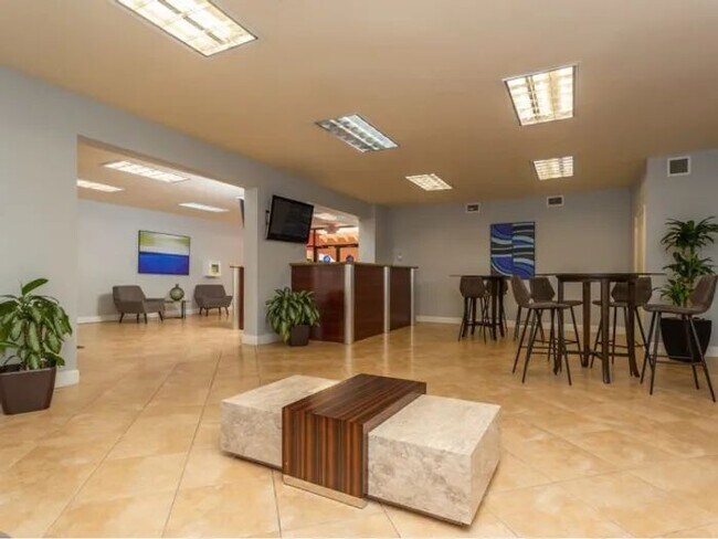 Foto del edificio - 18335 NW 68th Ave
