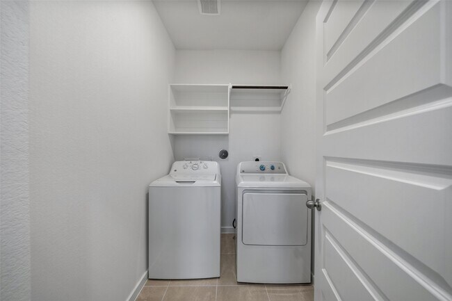 Foto del edificio - 4418 Azalea Blossom Rd