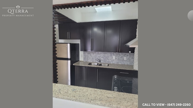 Building Photo - 234 King St W