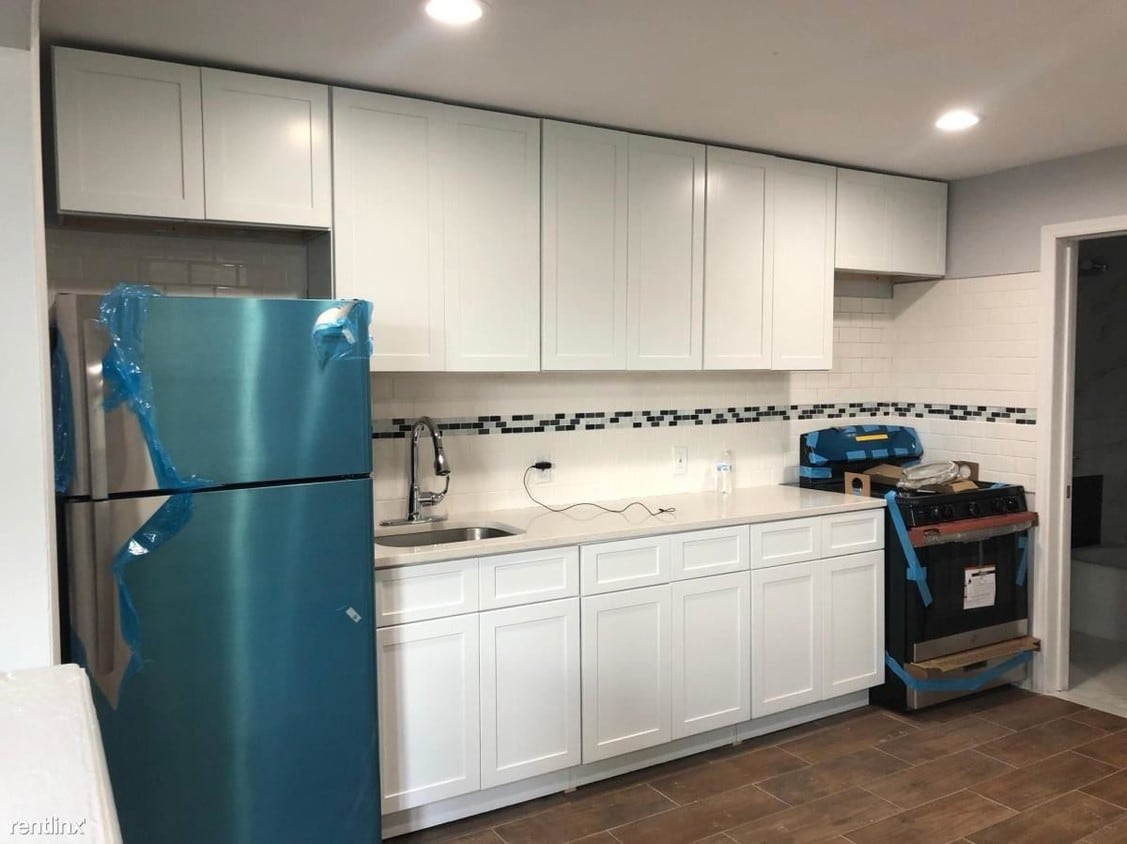 Primary Photo - 3 br, 1 bath Apartment - 34 W 16th St