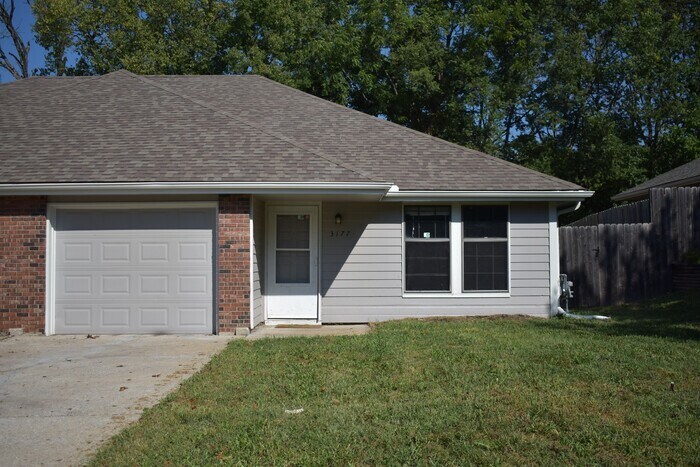 Primary Photo - 3177 NW Mill Dr